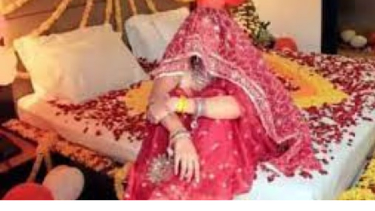 यहां सुहागरात पर दुल्हन के साथ सोती है उसकी मां, जानिए क्या होती है वजह |  Mother sleeps with the bride and Groom on the honeymoon, suhagrat kaise  manate hain - Hindi Oneindia