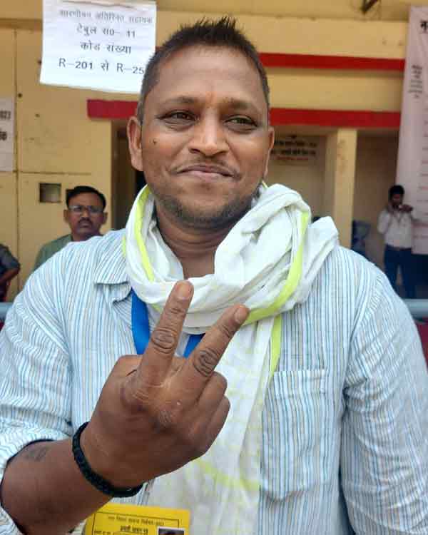 up panchayat election result: वाराणसी में आया पहला परिणाम
