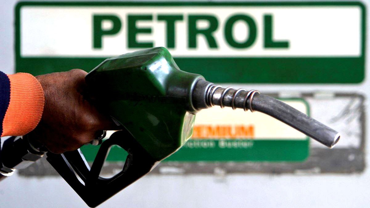 Fuel Prices 24 October दशहरे के अवसर पर क्या घटे देश में तेल के दाम