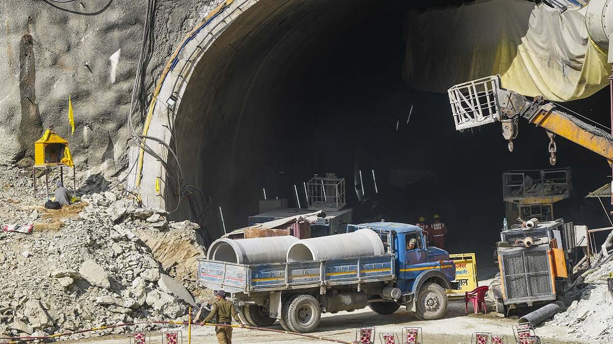 उत्तराकाशी टनल रेस्क्यू 41 मजदूरों को बाहर निकालने के लिए अब 2 प्लानों