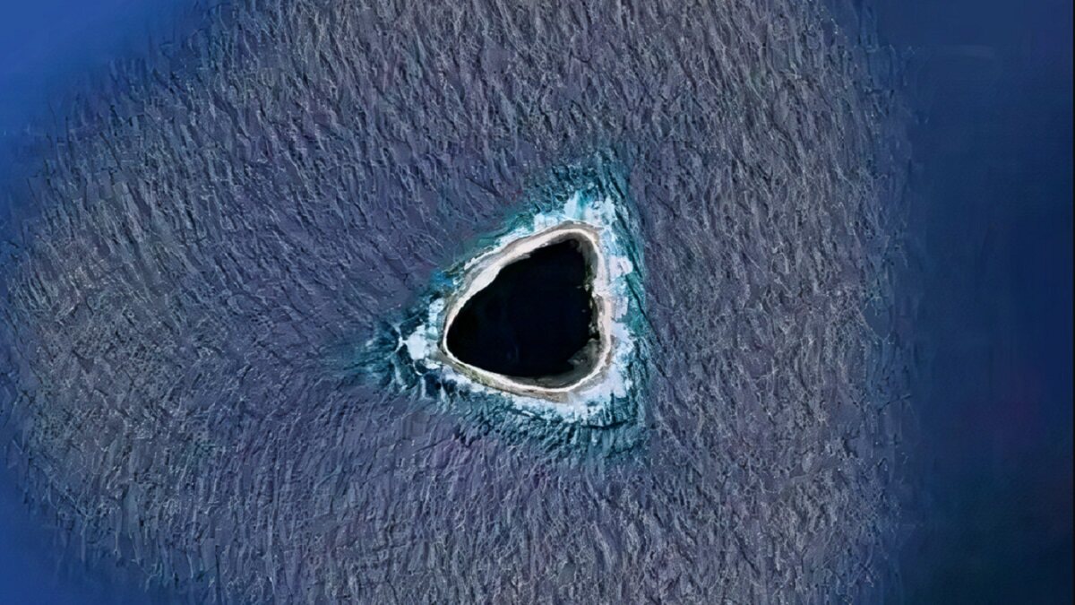 धरती पर मौजूद 'खोखले द्वीप' का सच आया सामने, गूगल पर नहीं दिखता इसका