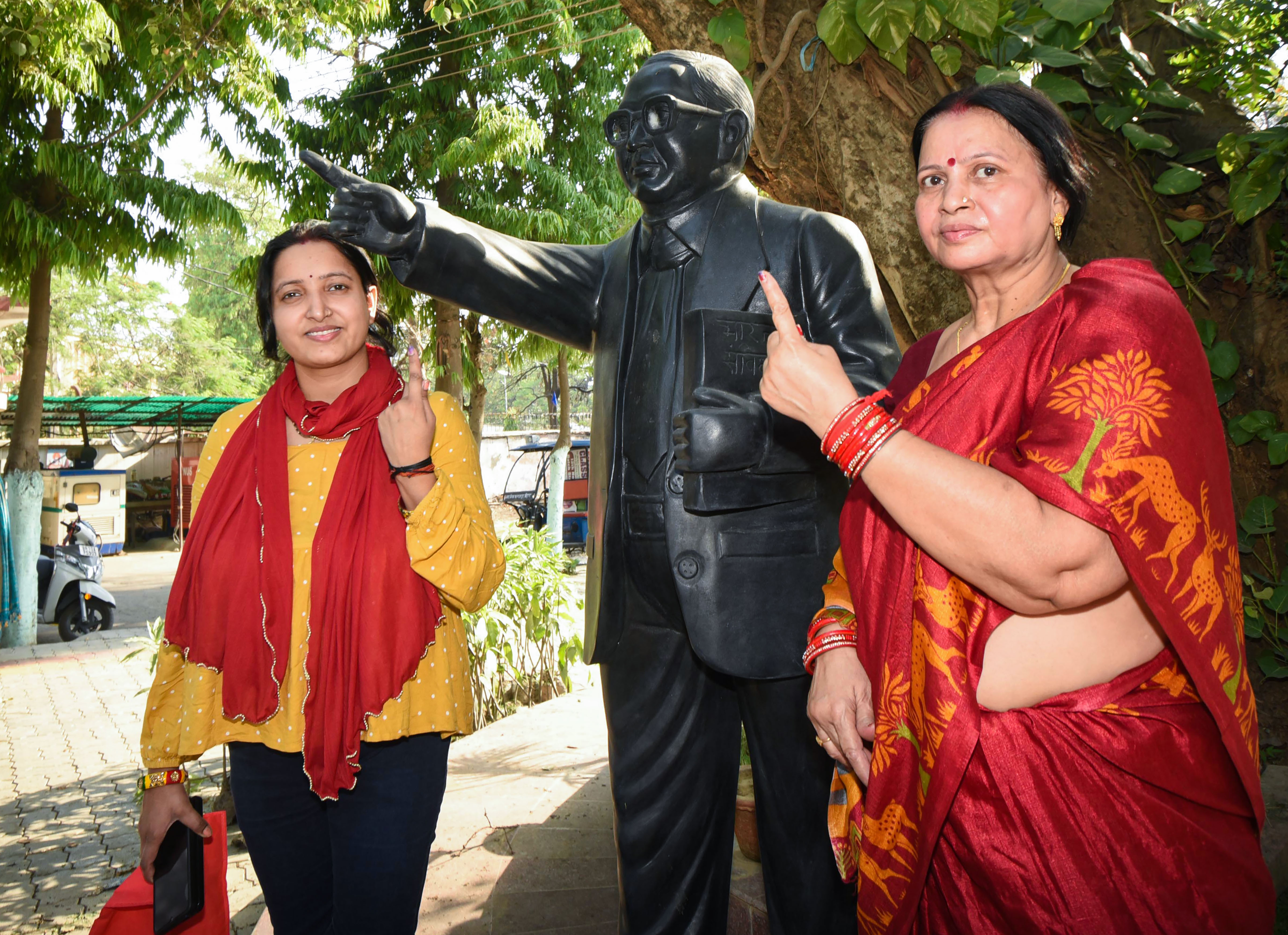 Bhagalpur Lok Sabha Election 2024: बिहार के भागलपुर में वोटिंग जारी