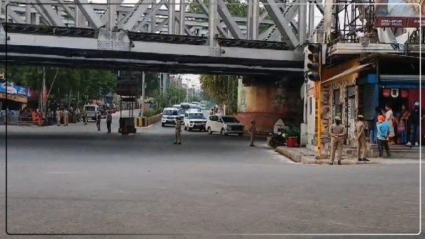 PM Modi Road Show Varanasi: सीएम योगी आदित्यनाथ पहुंचे वाराणसी