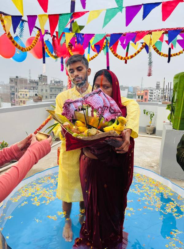 पटना से छठी मैया के भक्तों की सीधी तस्वीरें