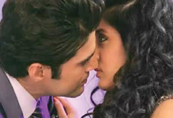 7 साल बड़े तलाकशुदा मर्द से दिल लगा बैठी ये Hot हसीना