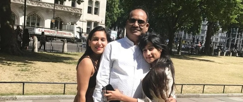 'अप्सराओं जैसी हैं ओम बिरला की दोनों बेटियां'