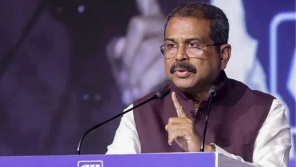 पेपर लीक के बाद पहली बार सामने आए धर्मेंद्र प्रधान