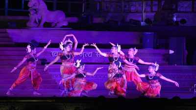 नृत्य-भावों से मंच पर उतरी भगवान विष्णु के दशावतार की लीला नृत्य-भावों से मंच पर उतरी भगवान विष्णु के दशावतार की लीला