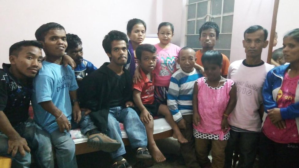 दापून : द मिरर के कलाकार. दापून : द मिरर के कलाकार.