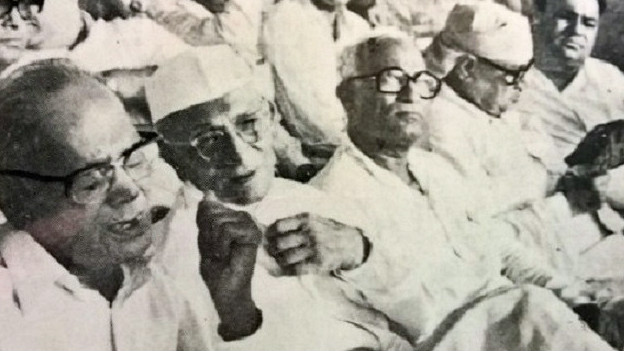 मोरारजी देसाई, जयप्रकाश नारायण मोरारजी देसाई, जयप्रकाश नारायण
