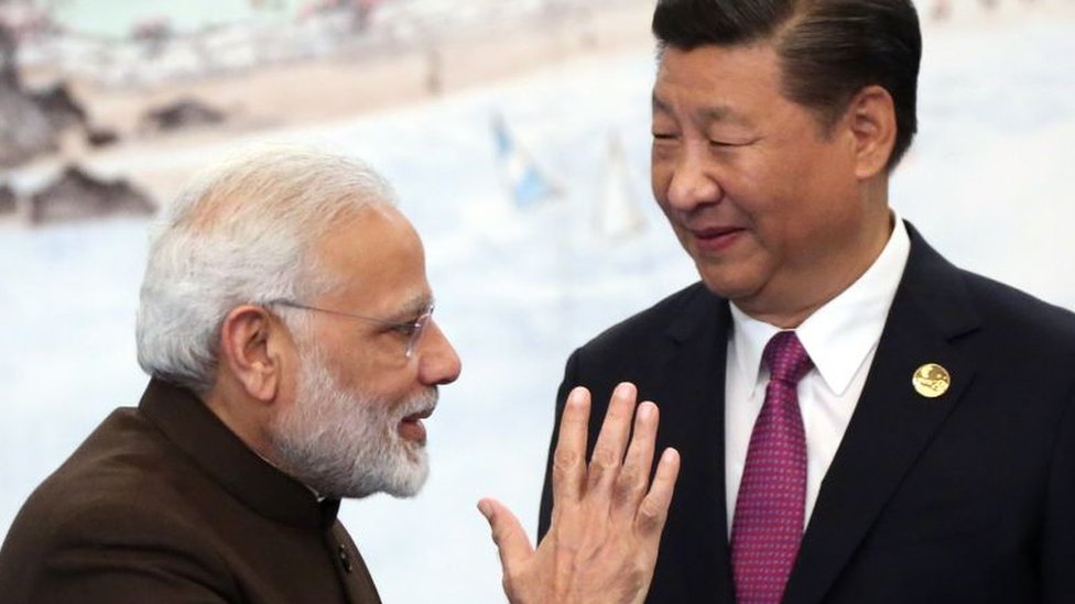 नरेंद्र मोदी और शी जिनपिंग नरेंद्र मोदी और शी जिनपिंग