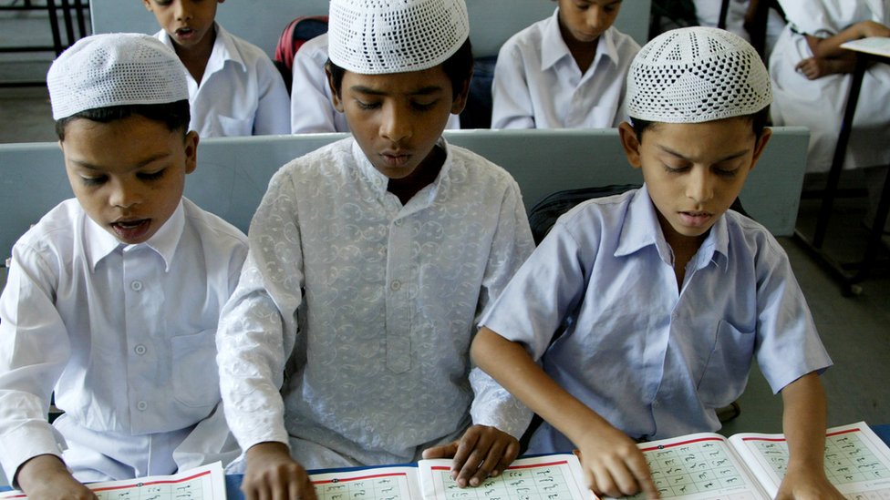 गुजरात में मुस्लिम साक्षरता 80 फ़ीसदी के करीब गुजरात में मुस्लिम साक्षरता 80 फ़ीसदी के करीब