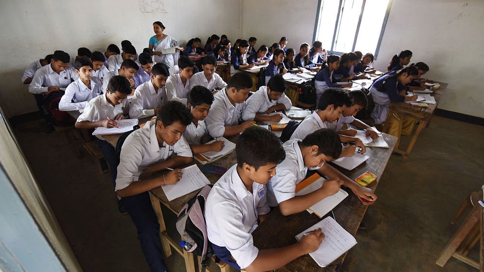 निजी स्कूल निजी स्कूल