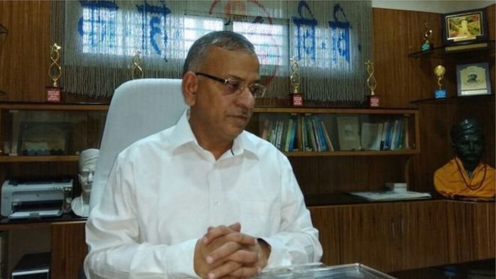 कुलपति प्रोफ़ेसर गिरीश चंद्र त्रिपाठी कुलपति प्रोफ़ेसर गिरीश चंद्र त्रिपाठी