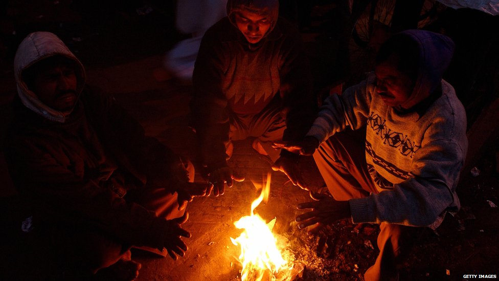 ब्लोअर, रूम हीटर, कोयला, लकड़ी, सर्दी, दम घुटना ब्लोअर, रूम हीटर, कोयला, लकड़ी, सर्दी, दम घुटना