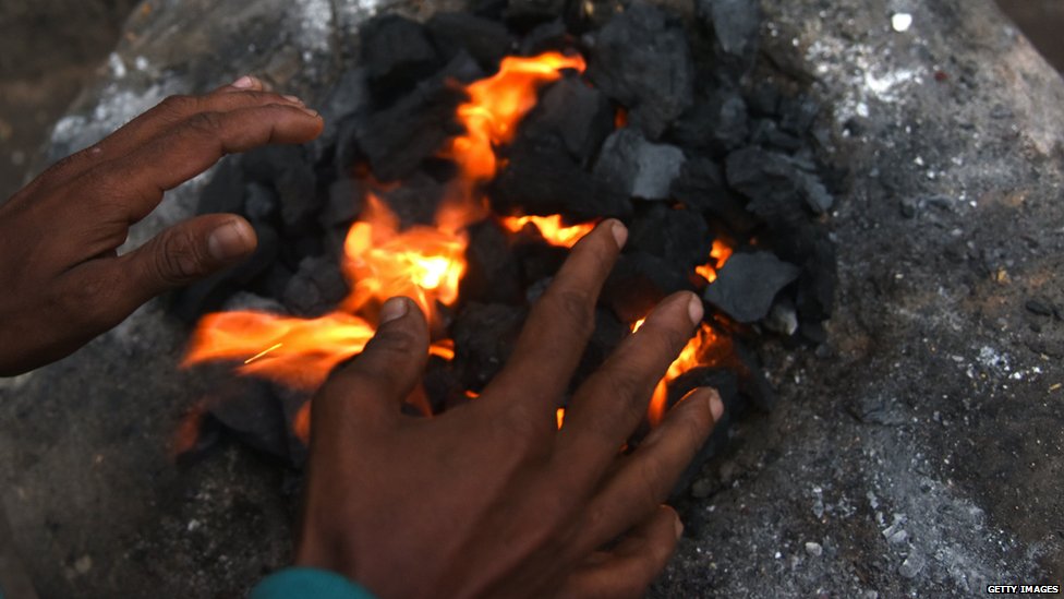 ब्लोअर, रूम हीटर, कोयला, लकड़ी, सर्दी, दम घुटना ब्लोअर, रूम हीटर, कोयला, लकड़ी, सर्दी, दम घुटना