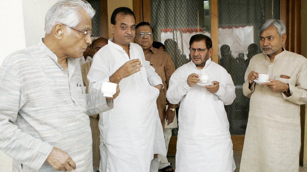 जार्ज फ़र्नान्डेस, दिग्विजय सिंह, शरद यादव और नीतीश कुमार जार्ज फ़र्नान्डेस, दिग्विजय सिंह, शरद यादव और नीतीश कुमार