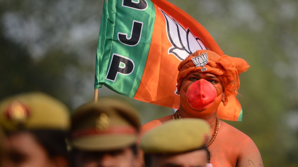 हनुमान के वेश में समर्थक हनुमान के वेश में समर्थक