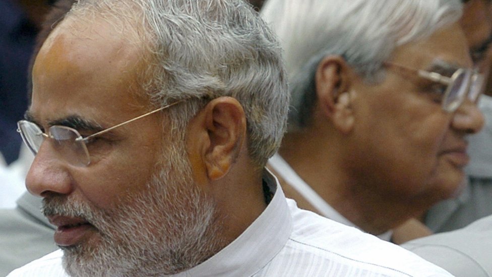 मोदी और वाजपेयी मोदी और वाजपेयी