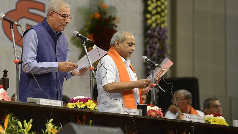 राज्यपाल ओपी कोहली और नितिन पटेल राज्यपाल ओपी कोहली और नितिन पटेल