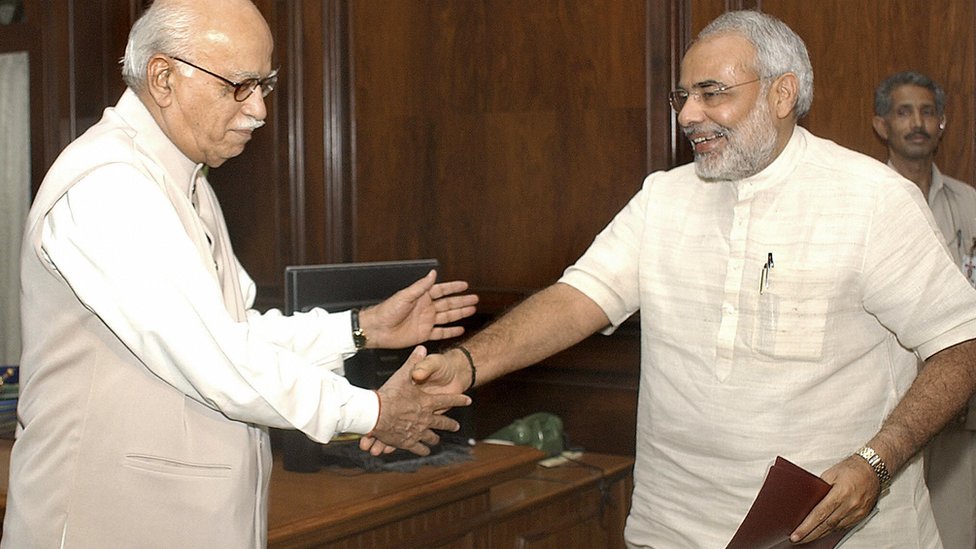 आडवाणी और नरेंद्र मोदी आडवाणी और नरेंद्र मोदी