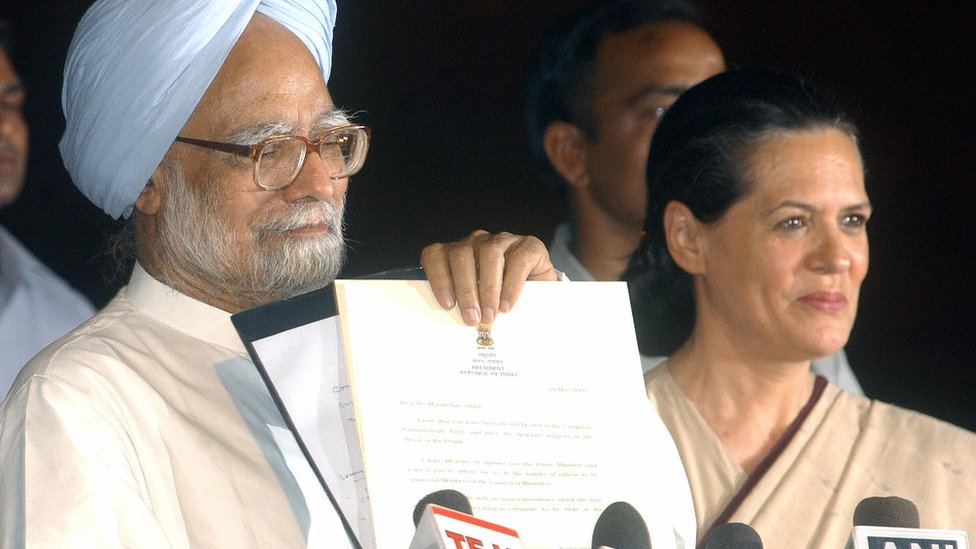 मनमोहन सिंह और सोनिया गांधी मनमोहन सिंह और सोनिया गांधी