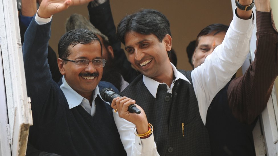 केजरीवाल और कुमार विश्वास केजरीवाल और कुमार विश्वास