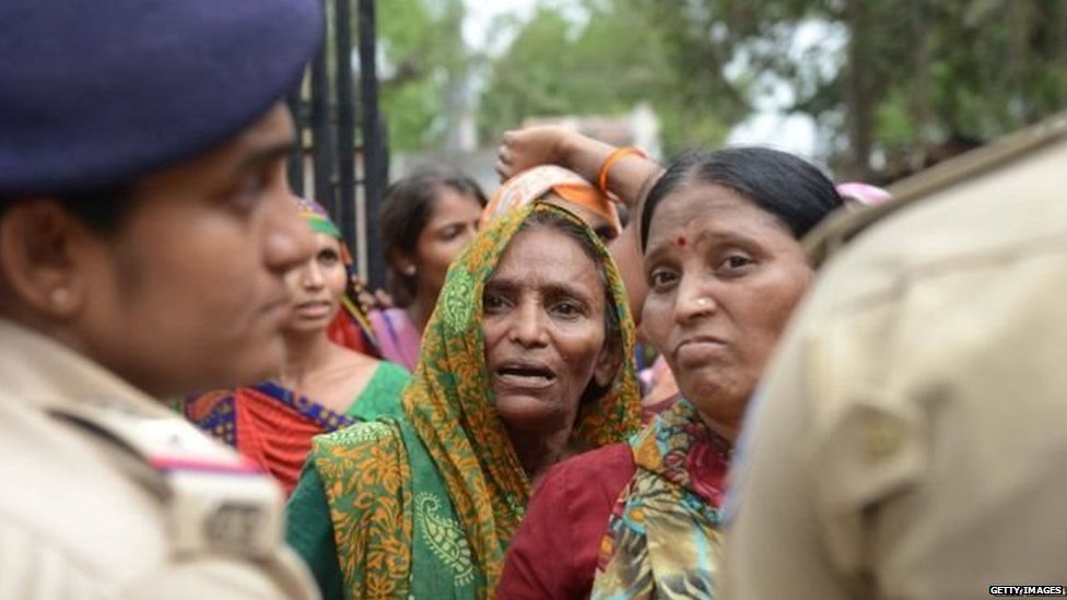 महिलाएं महिलाएं