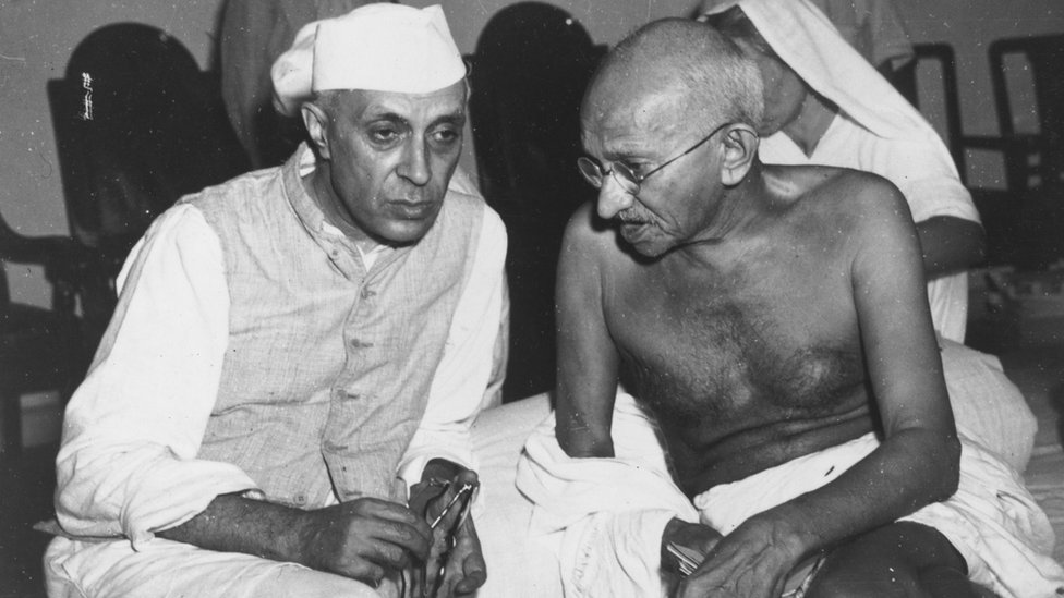 नेहरू और गांधी नेहरू और गांधी