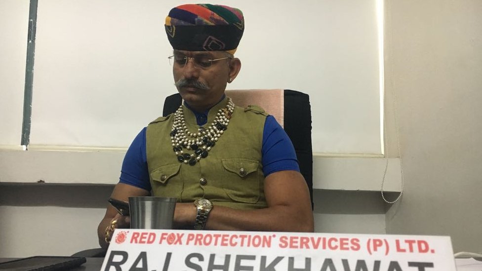 करणी सेना के गुजरात अध्यक्ष राज शेखावत करणी सेना के गुजरात अध्यक्ष राज शेखावत
