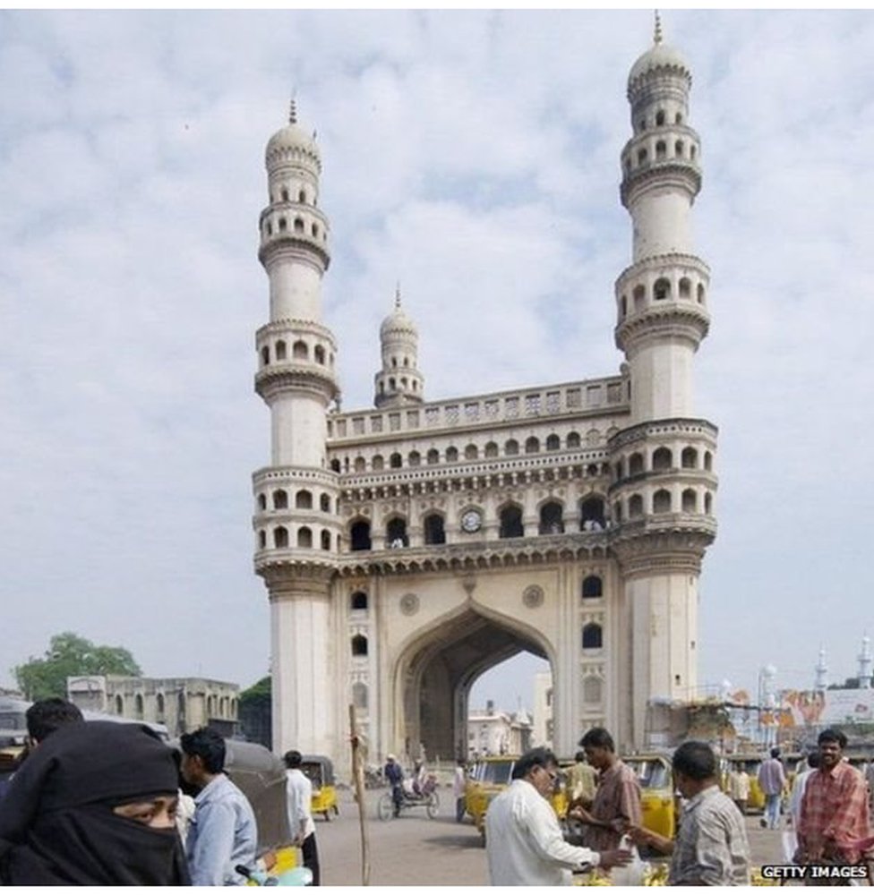 ईरान के राष्ट्रपति हसन रूहानी ने हैदराबाद से की भारत दौरे की शुरुआत ईरान के राष्ट्रपति हसन रूहानी ने हैदराबाद से की भारत दौरे की शुरुआत