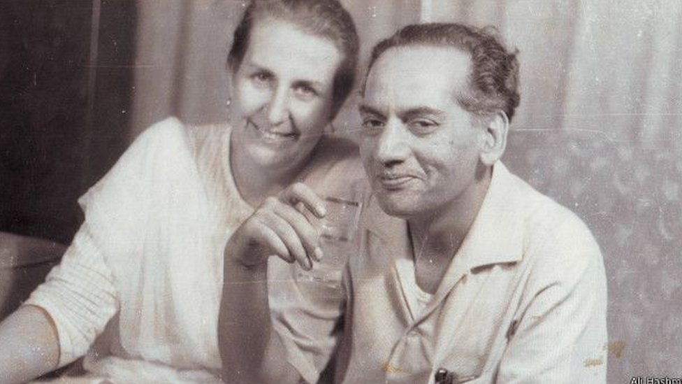 फ़ैज़ अहमद फ़ैज अपनी पत्नी एलिस के साथ फ़ैज़ अहमद फ़ैज अपनी पत्नी एलिस के साथ