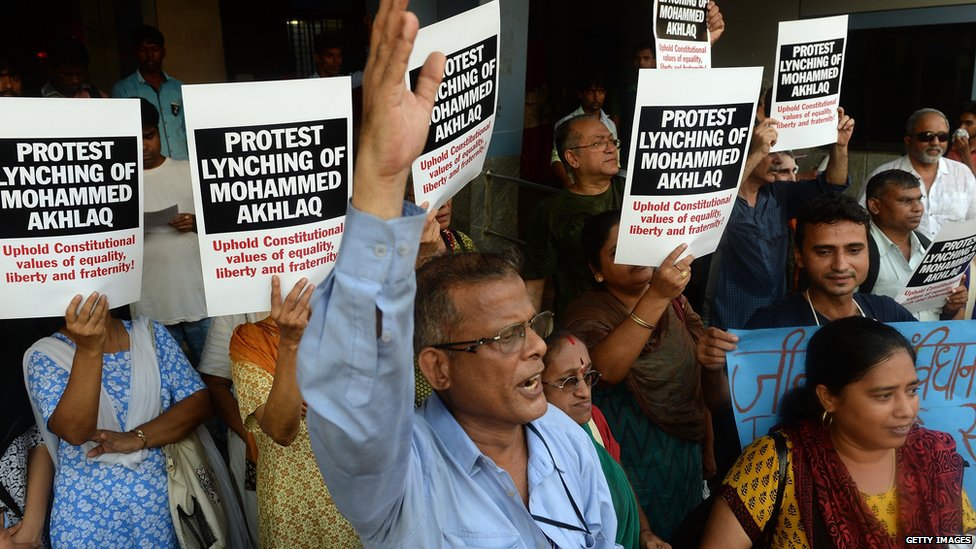 अख़लाक़ की हत्या के बाद हुआ प्रदर्शन अख़लाक़ की हत्या के बाद हुआ प्रदर्शन