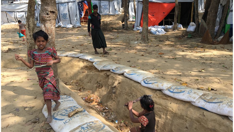 रेफ़्यूजी कैंप रेफ़्यूजी कैंप