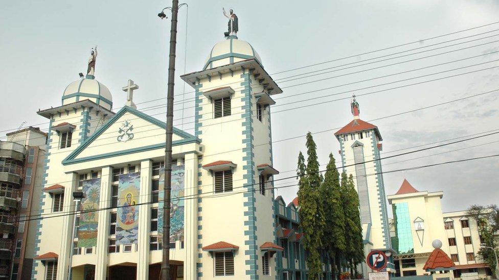 बेसिलिका चर्च, एरनाकुलम बेसिलिका चर्च, एरनाकुलम