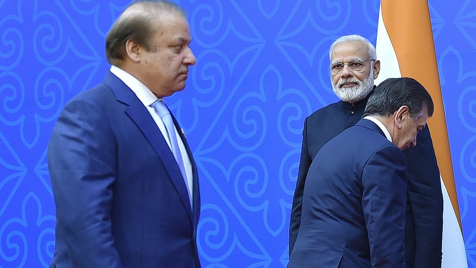 नरेंद्र मोदी और नवाज़ शरीफ़ नरेंद्र मोदी और नवाज़ शरीफ़