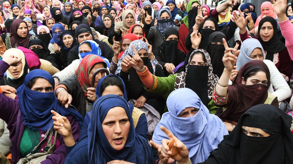 मुसलमानों की बढ़ती आबादी पर रोक की माँग मुसलमानों की बढ़ती आबादी पर रोक की माँग