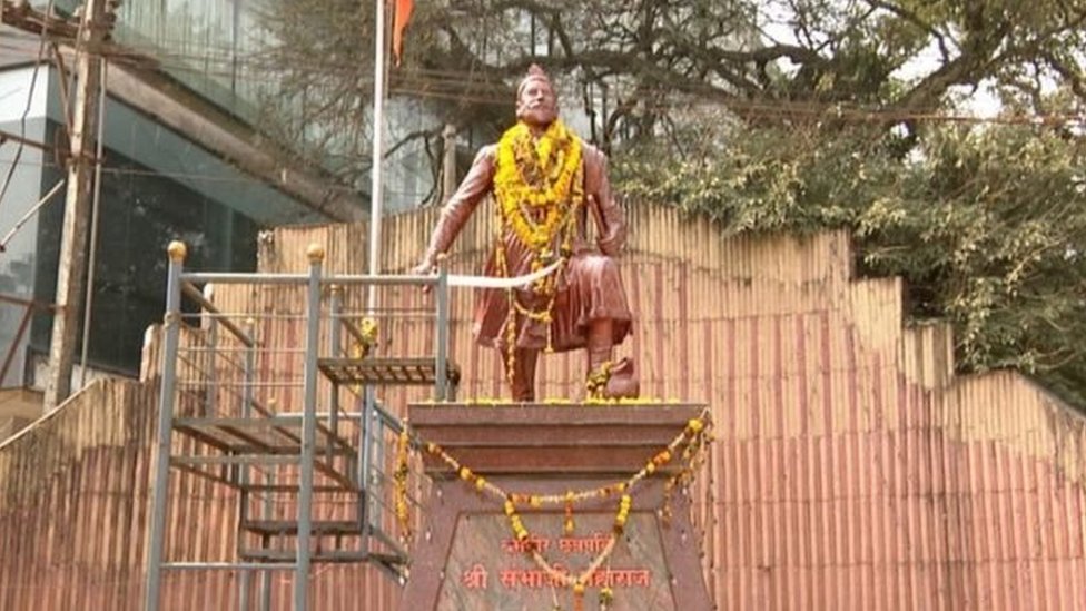 बेलगांव में लगी संभाजी महाराज की प्रतिमा बेलगांव में लगी संभाजी महाराज की प्रतिमा