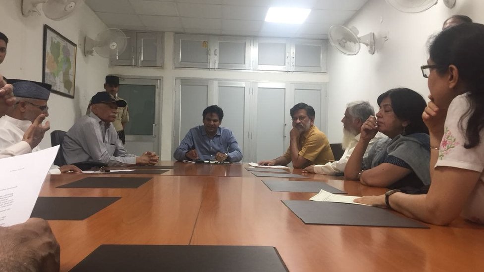 मस्जिद पर फ़ैसला लेने के लिए बैठक मस्जिद पर फ़ैसला लेने के लिए बैठक