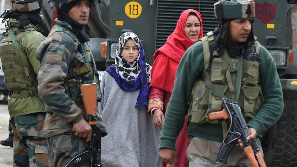 सेना और मुस्लिम महिला सेना और मुस्लिम महिला