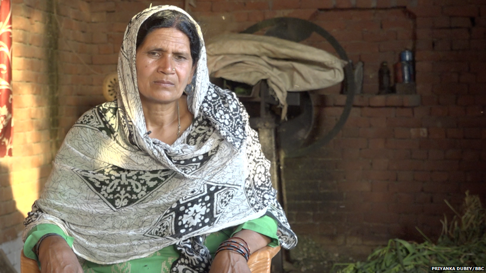 अपने सास ससुर को आखिरी बार ना देख पाने की टीस आज भी मुन्नी के दिल में उठती रहती है. अपने सास ससुर को आखिरी बार ना देख पाने की टीस आज भी मुन्नी के दिल में उठती रहती है.