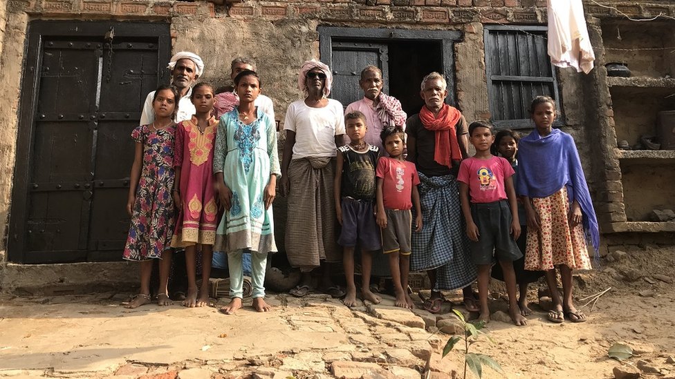 मारवारी चौधरी मल्लाह के घर का वह आंगन जहां 14 लोगों की हत्या हुई थी मारवारी चौधरी मल्लाह के घर का वह आंगन जहां 14 लोगों की हत्या हुई थी