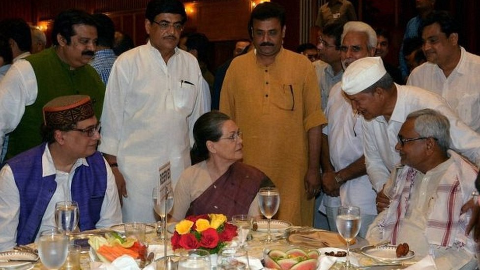 इफ़्तार, कांग्रेस, सोनिया गांधी इफ़्तार, कांग्रेस, सोनिया गांधी