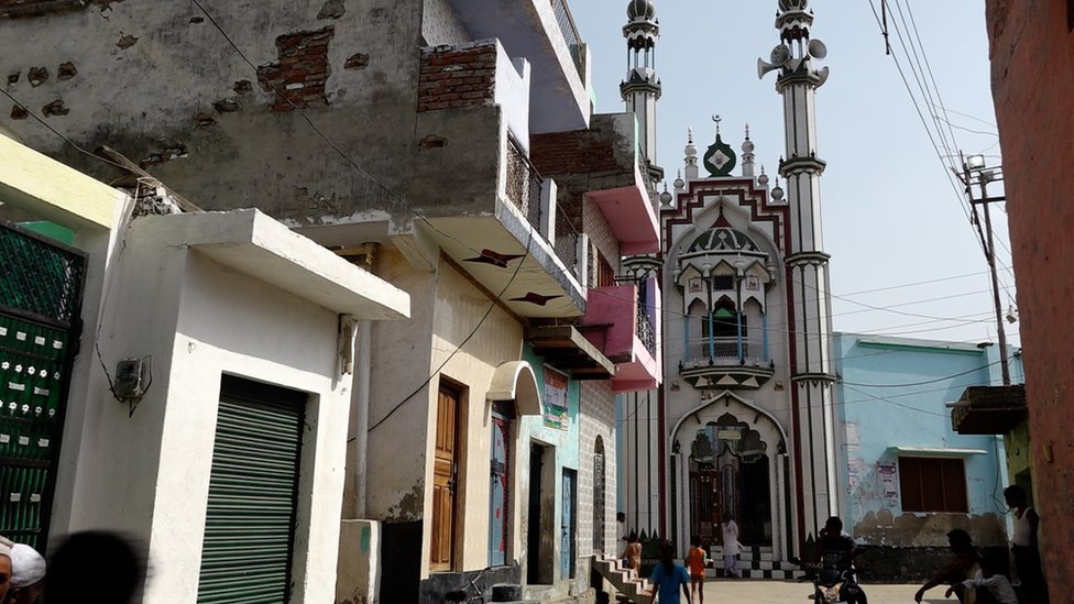 हापुड़ में व्यक्ति की पीट-पीट कर हत्या हापुड़ में व्यक्ति की पीट-पीट कर हत्या