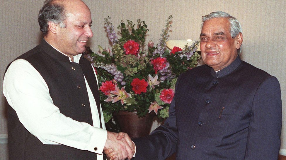 नवाज़ शरीफ़ के उत्थान और पतन की कहानी नवाज़ शरीफ़ के उत्थान और पतन की कहानी