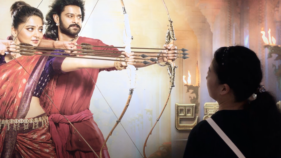 विवियन चाहती हैं कि बाहुबली के हीरो प्रभास शंघाई ज़रूर आएं. विवियन चाहती हैं कि बाहुबली के हीरो प्रभास शंघाई ज़रूर आएं.