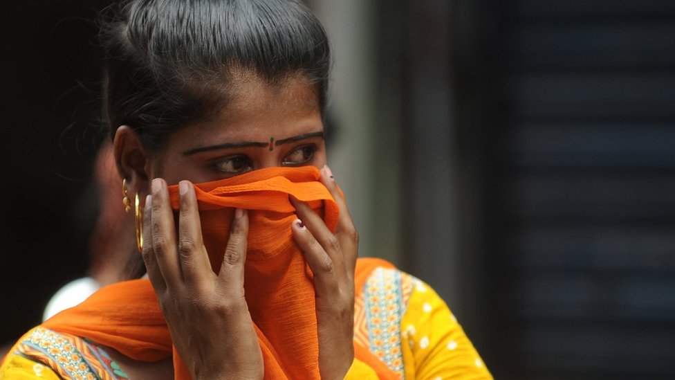मुंबई की एक सेक्स वर्कर मुंबई की एक सेक्स वर्कर