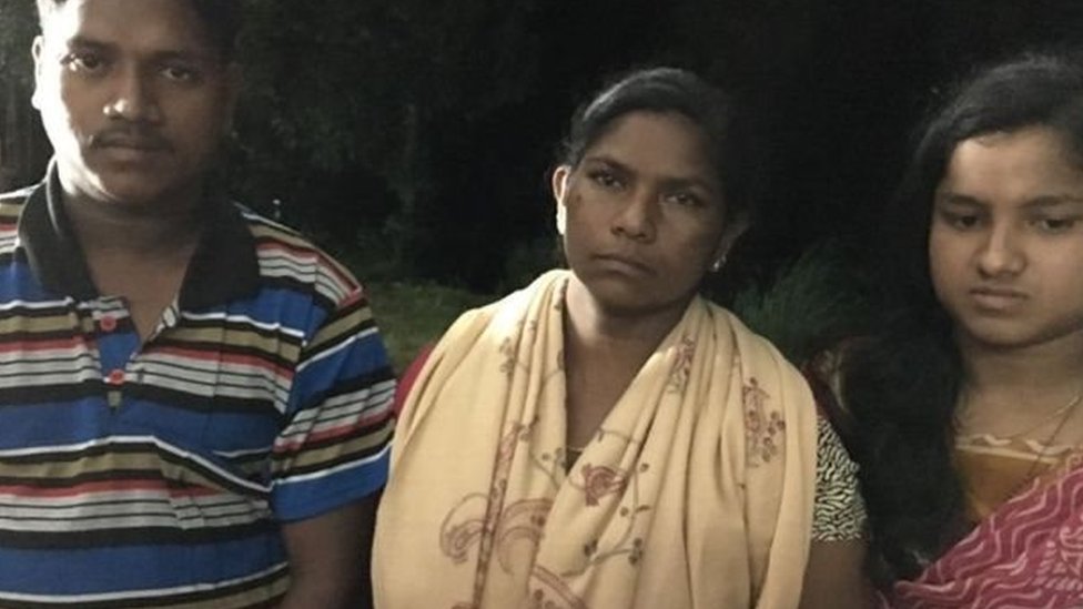 शाली और उनके बच्चे शाली और उनके बच्चे