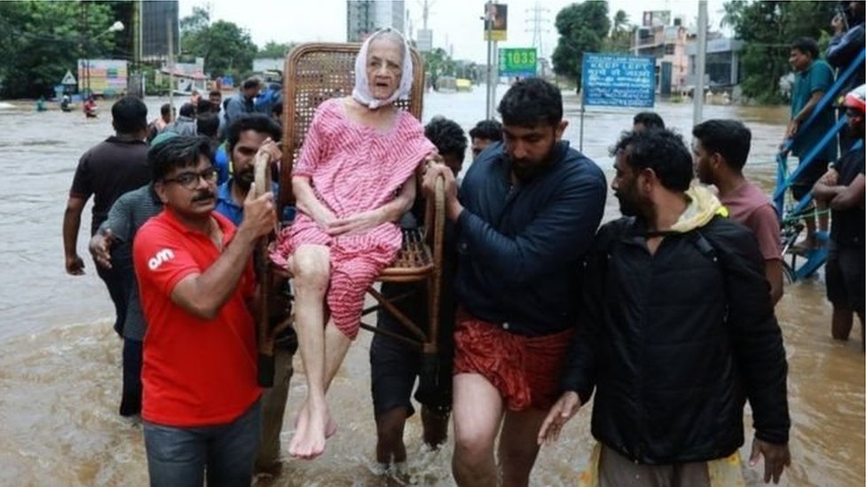 kerala floods: users on social media came forward to help the people kerala floods: users on social media came forward to help the people