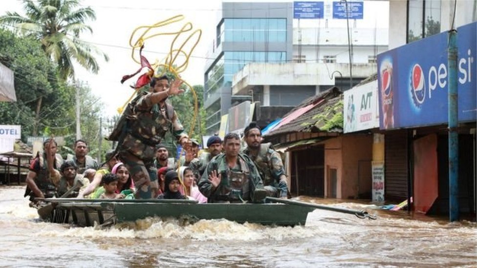 केरल बाढ़ केरल बाढ़